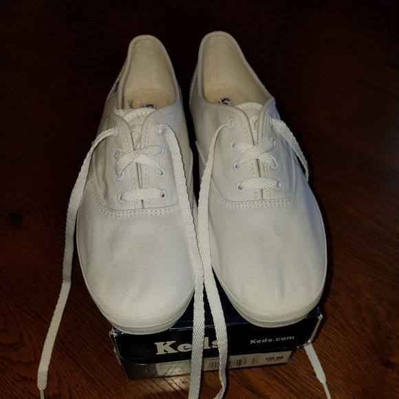 ladies canvas shoes size 9